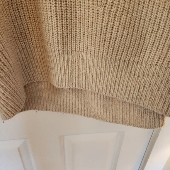 Athleta SierraWool Blend Cream Sweater Soze Medium Hiking Camping Gorpcore Beach - Picture 5 of 10
